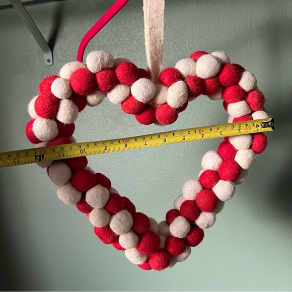 Home Decor Valentine’s Day Red and White FELT Heart Wreath - Picture 5 of 7